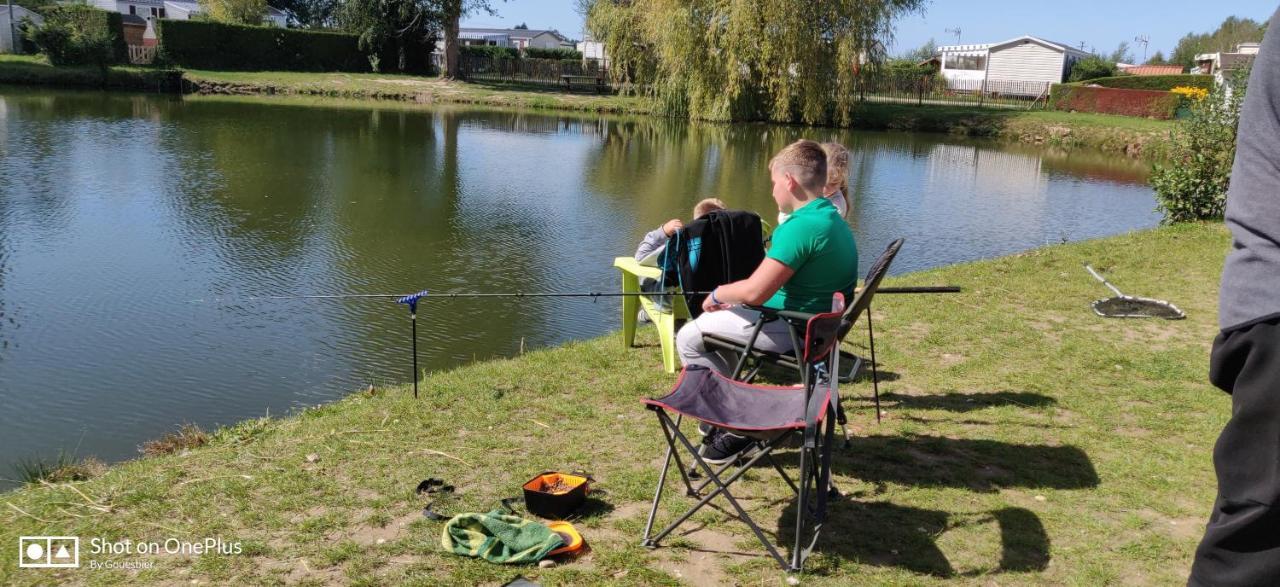 Camping La Garenne De Moncourt Rue  Ngoại thất bức ảnh