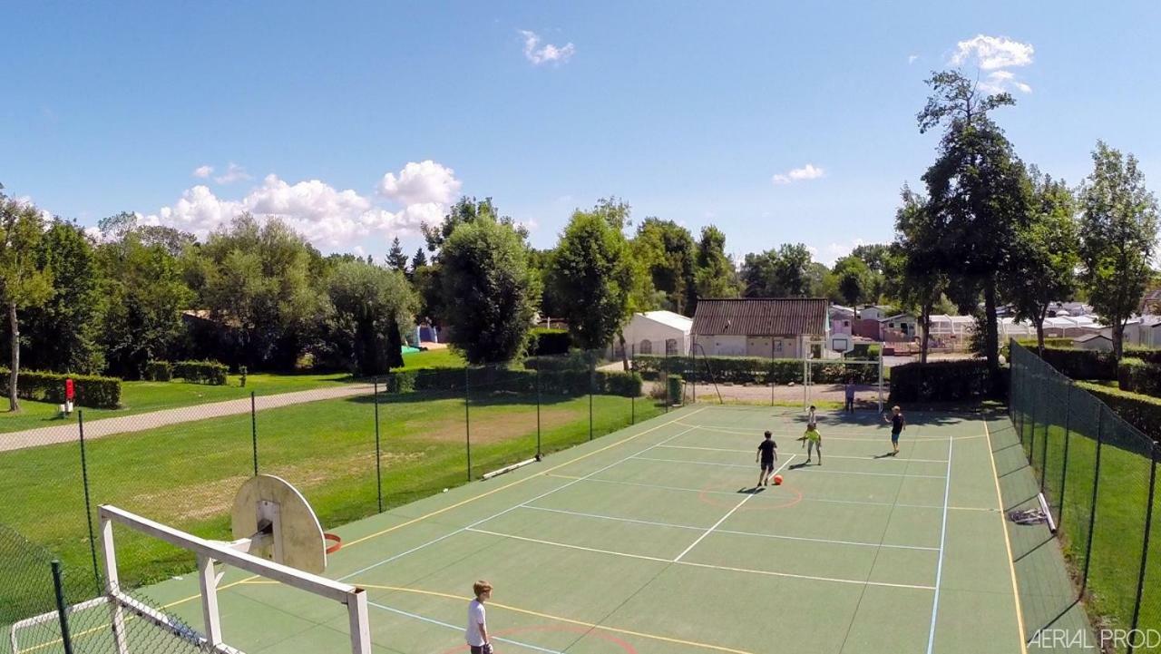Camping La Garenne De Moncourt Rue  Ngoại thất bức ảnh